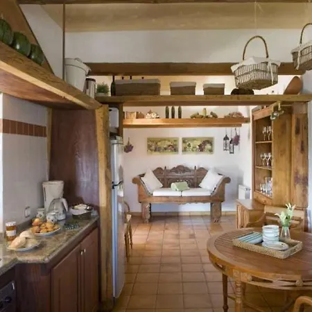 Villa El Pinar Sleeps 4 Pool Wifi T691424 *